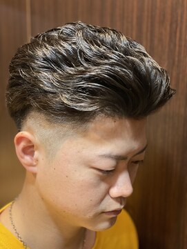 ヘアーモードキクチ 神田日銀通り店 フェードオールバック