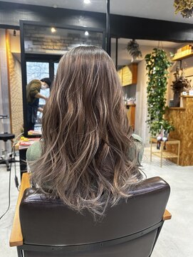 グラフ(Graph 'puppet) 艶が蘇る、ハイライト&バレイヤージュカラー