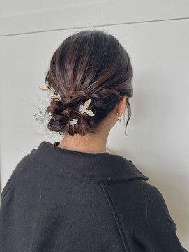 ビーワールド(B WORLD) シンプルシニヨンヘア　【藤枝/藤枝駅】