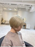 モードなショートボブ
