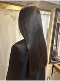 うるツヤ仕上げの美髪ロング