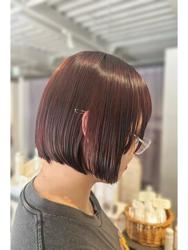 ギネス(Giness) ハイライトカラー艶ボブ × ワインカラー