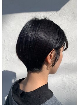 ハグ(hug) 襟足すっきりショート/大人ショート