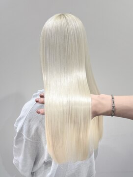 アン(Hair make un) 【ホワイトブロンド】