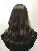 アッシュグレージュ