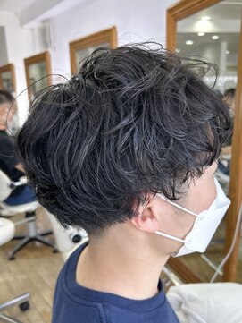 ヘッズ 本八幡店(HEADS) MEN'S HAIR  センターパート　ツイストスパイラル　コンマヘア