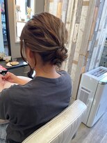 デイジー(Daisy)&nbsp;後れ毛がかわいい♪お呼ばれボブアレンジ