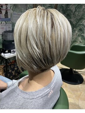 マドゥーズ ヘアショップ(Madoo's hair shop) ホワイトグラデーション