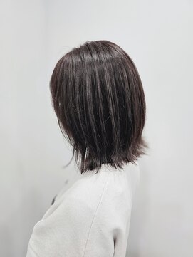 ツナグ(TSUNAGU) 外はねボブ×透明感カラー