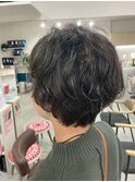オリーブカラーとパーマ