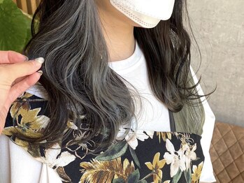 ユッカ エコル 塚口(YUCCA ekolu)の写真/流行りのレイヤーカットで《立体感&動き》のあるヘアに。伸びて扱いやすい万能ヘアを実現［塚口/尼崎］