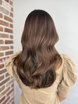 エニー 栄(Any) 韓国レイヤー×ブラウンベージュ