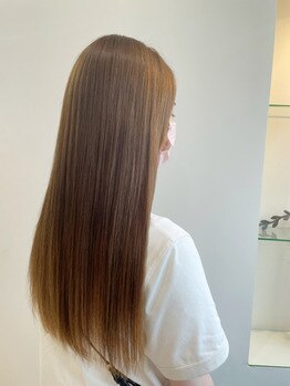 ヴェントフォンターナ(VENTO fontana)の写真/髪質改善が叶う“Aujua”で髪の芯から潤い、艶感UP♪カラーの色持ちも良くなる◎ダメージに合わせてご提案*