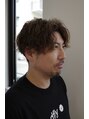 シラ(SHIRA)&nbsp;艶のあるパーマで爽やかさを演出。