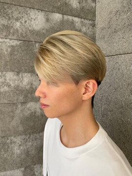 ニアウ 新宿(Niau) MEN’S/リバースセンターパート/ニュアンスパーマ/新宿