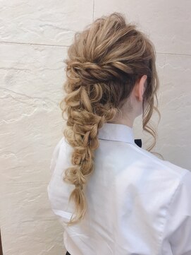 ファーレンピュアスウィート(fahren-pure-suite) ラプンツェル風 編みおろしアレンジ