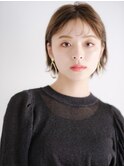バレイヤージュアッシュカラーツヤ感ノーブル前下がりショート
