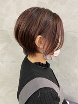 ウシワカマルイースト(ushiwakamaru East) 刈り上げ丸みショート×暖色ハイライト