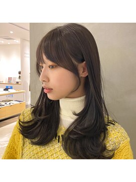 イミ(imi) グレージュカラー/韓国風レイヤー/小顔カット/韓国風パーマ