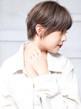 クラッチ 天王寺(CLUTCH) 大人可愛い小顔美髪ツヤ髪シアーグレージュくびれショートA4