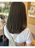 透明感抜群オリーブカラー