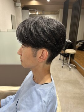 ヴェルデ(VERDE) 毛流れセンターパート