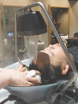 話題の《頭浸浴》導入Salon◇髪と心が『ととのう』新感覚♪首元からしっかり温め、頭皮のコリやお悩み改善