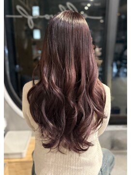 ヴァイオレットカラー　巻き髪スタイル