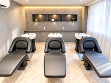 リゾートフォーヘアー 嵯峨店(ReSORT FOR HAIR)の雰囲気（フルフラットで首の負担なし。ゆったりと眠れる最高なシャンプー）