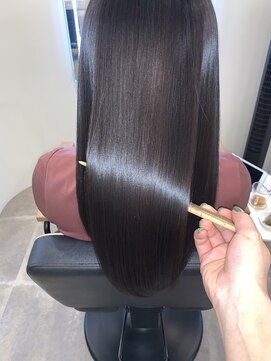 アールサロン アオヤマ(Rr SALON AOYAMA) 黒髪プラチナミネコラ