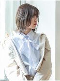 《suite》透明感グレージュ　インナーカラー　外ハネミディ