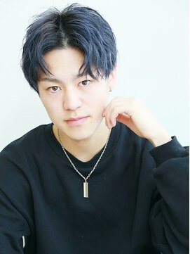 モットコウ 倉敷駅前(Mot-Co) センターパート。ブルーカラー