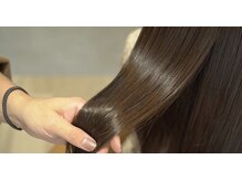 高いトリートメント効果と長いトリートメント持続力を実現し、美しい髪へと導きます。