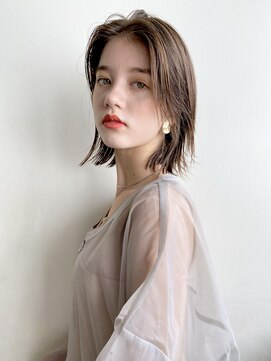 ミラバイグリーン(Mira by green) ボブ/切りっぱなしボブ/外ハネ/シアーベージュ