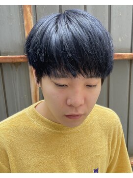 フリーク バーバーショップ 都島店(FREAK BARBER SHOP) 刈り上げないナチュラルマッシュブルーブラックカラー