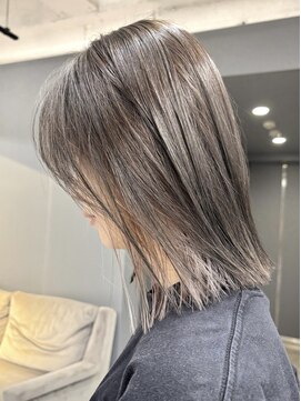 ジアン テラス(GIEN TERRASSE) ぷつんロブ/切りっぱなしボブ/ホワイトインナー/秋カラー@重里