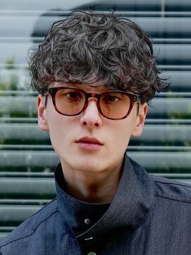 フィフス トウキョウ (fifth TOKYO) ルーズパーマシャドウパーマ波巻きパーマ刈り上げ束感マッシュ