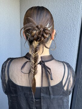 イズミ(izumi) ヘアアレンジ