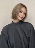 横浜西口/グレーヘアー メテオストレート ひし形レイヤーボブ
