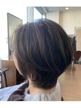 ムーア(MUA) 【MUA龍満】☆イルミナカラー＋くびれショート