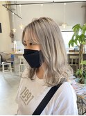 ホワイトベージュ