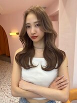 ボタン シブヤ(VOTAN SHIBUYA)&nbsp;韓国ヘア/ミルクティーベージュ/前髪なし/流し前髪/くびれヘア