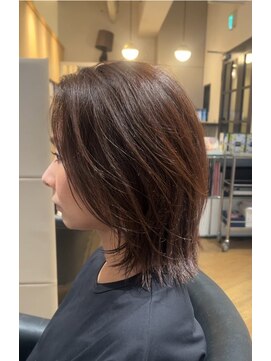 アーカイブ(archive) 肩につく長さのレイヤーカット/30代.40代大人レイヤー archive