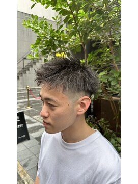 ルーストデラックス 京都河原町三条(ROOST dx) 黒髪フェードジェット