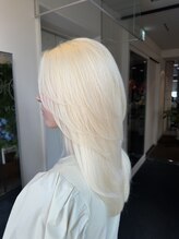 ダブル アンダーバー サロン(W_SALON) 【W_SALON 河原町】ホワイトブロンド/艶髪