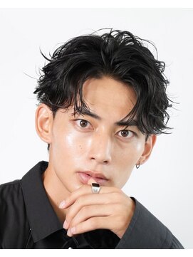 レタッチバイフィフス(RETOUCH by fifth) 原宿フェザーパーマルーズパーマメンズカットセンターパート30代