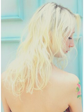 ワースホワイル(WORTH WHILE) マチルダボブピンクベージュインナーグレージュハイライト大人