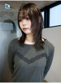 ミディアムレイヤーカットダークグレージュ透明感カラーシャギー