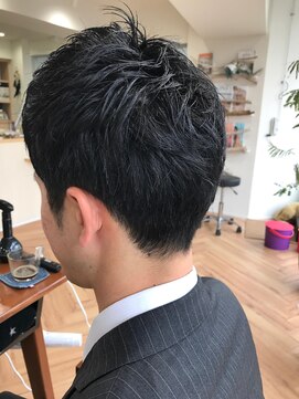 カナエ(CaNaE) スーツでもバッチリ!