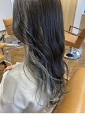 グレージュ×インナーカラー